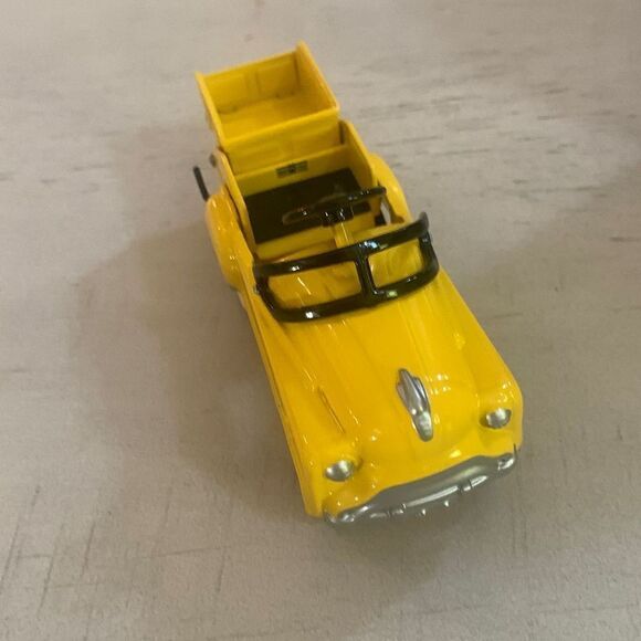 Hallmark 1997 Cast Iron Dump Truck - Picture 5 of 9